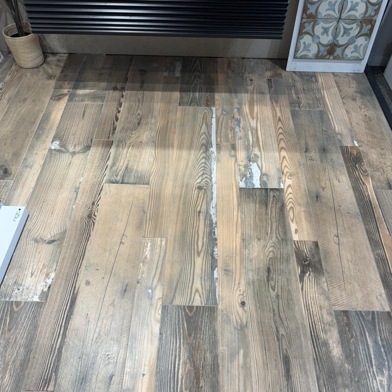 Réalisation PAINTED WOOD Brown, Carrelage intérieur