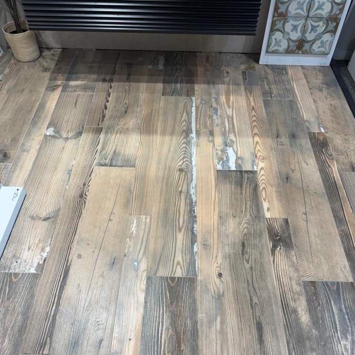 Réalisation PAINTED WOOD Brown, Carrelage intérieur