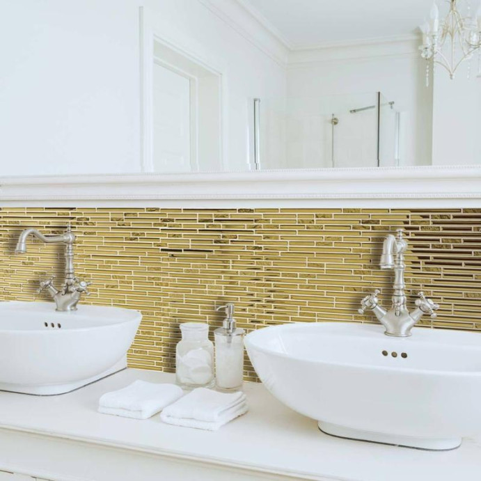 LLUVIA Oro, Parement