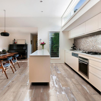 https://arrca-carrelage.fr/4672-medium/painted-wood-cream-carrelage-interieur.jpg