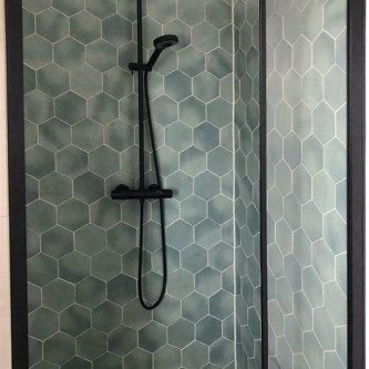 https://arrca-carrelage.fr/5153-medium/capri-bettina-blue-mosaique-hexagone.jpg